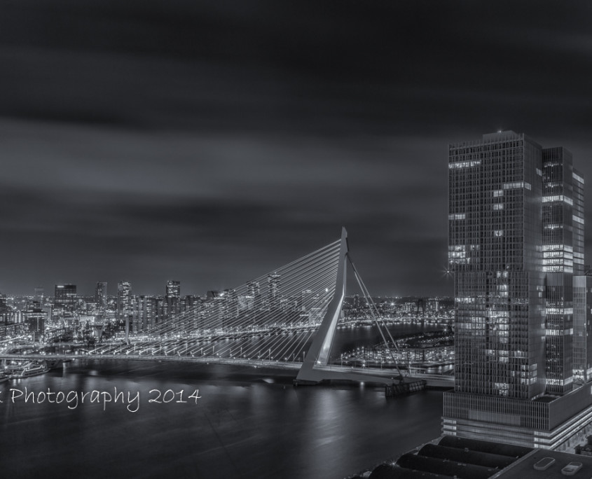 Rotterdam skyline foto by Night - Erasmusbrug - De Rotterdam | Tux Photography